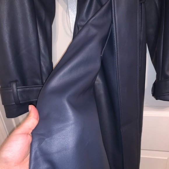 Gorgeous long leather oversized trench coat. Size 12 but fits size 14! - Picture 8 of 9